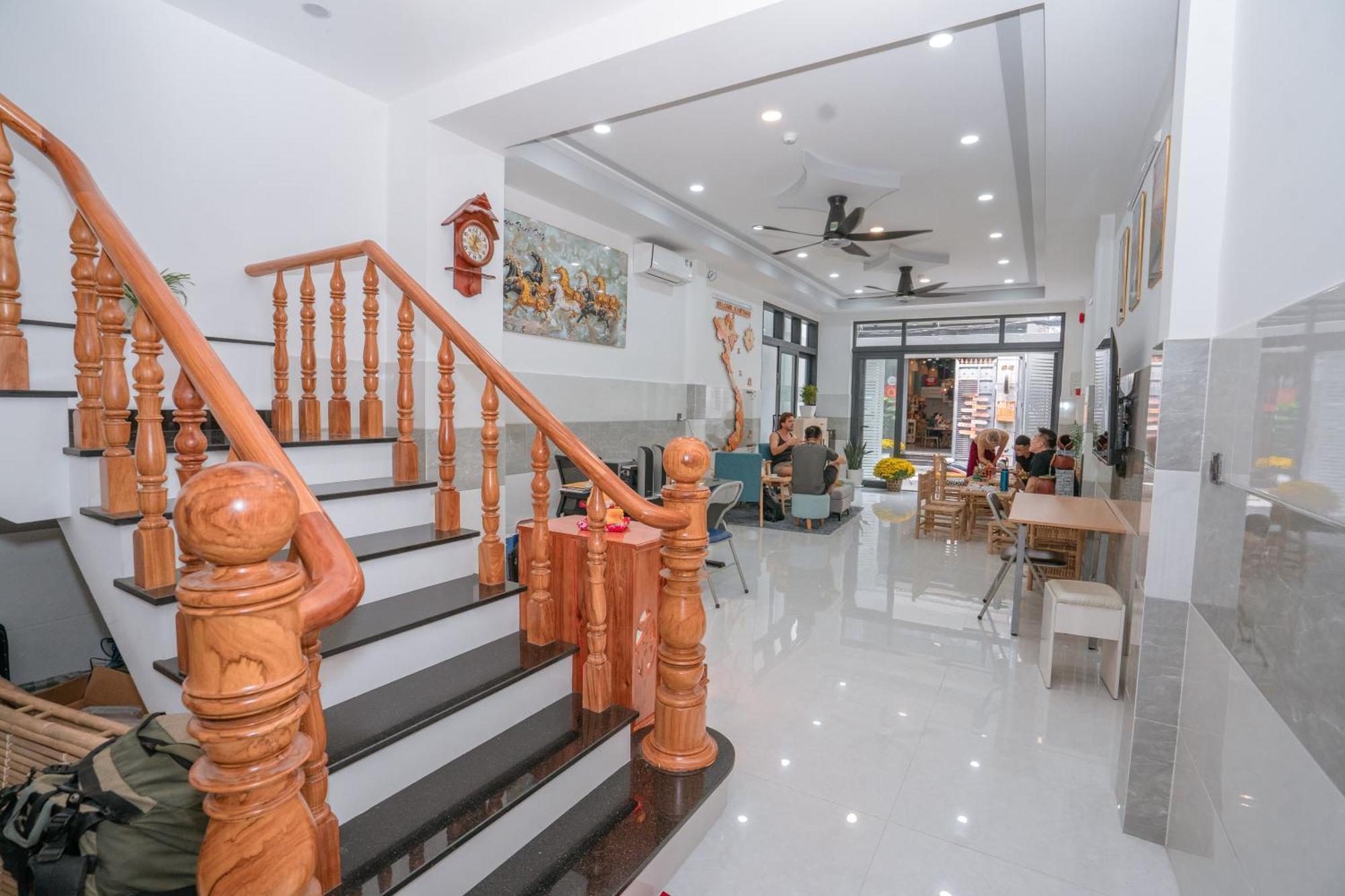 Aloha Saigon Premium Hostel By Local Travel Experts - Newly Opened, Less-Touristy Location, Spacious Rooms, Glass Shower Bathroom, Free Breakfast & Walking Tour Ho Chi Minh City Exterior photo