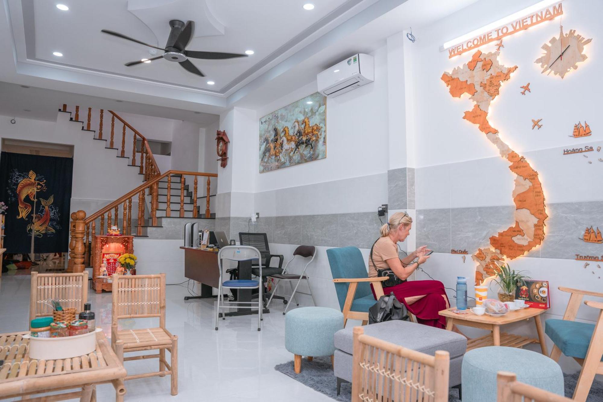 Aloha Saigon Premium Hostel By Local Travel Experts - Newly Opened, Less-Touristy Location, Spacious Rooms, Glass Shower Bathroom, Free Breakfast & Walking Tour Ho Chi Minh City Exterior photo