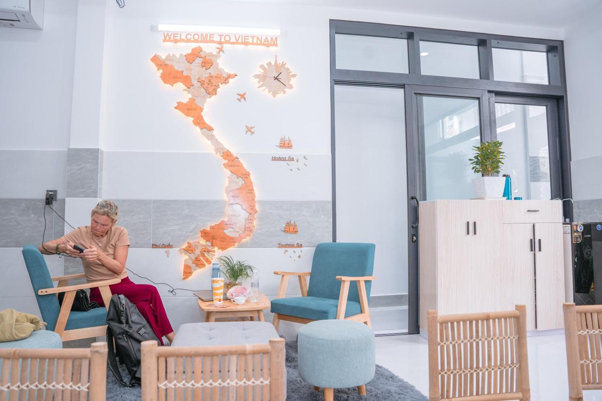 Aloha Saigon Premium Hostel By Local Travel Experts - Newly Opened, Less-Touristy Location, Spacious Rooms, Glass Shower Bathroom, Free Breakfast & Walking Tour Ho Chi Minh City Exterior photo